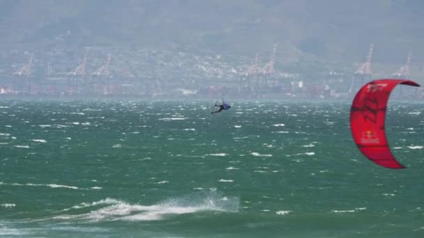 Kevin Langeree Catches Some Big Air Red Bull King Air — Vídeos de Stock