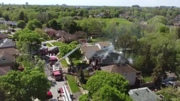 Aerial View Fire Fighters Tending House Fire Toronto Suburbs Smoke — Stok video