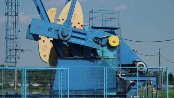 Close Static Oil Pumpjack Steadily Pumping Crude Oil Ploiesti Romania — 图库视频影像