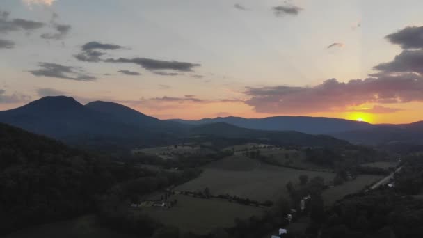Aerial Footage Blue Ridge Mountains Sunset Drone Flying Sunset Green — ストック動画