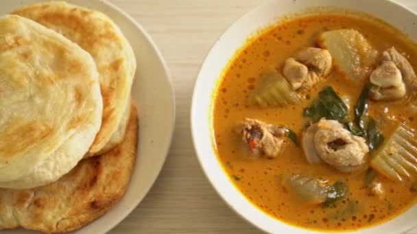 Sopa Pollo Curry Con Roti Naan Con Pollo Tikka Masala — Vídeos de Stock