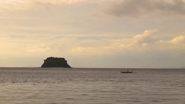 Quiet Ocean Fishermen Island Golden Sunset — Stock video