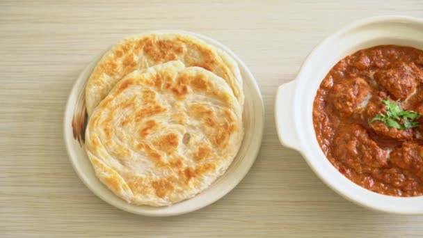 Chicken Tikka Masala Spicy Curry Meat Food Roti Naan Bread — Stock videók