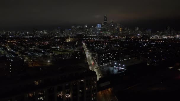 Aerial Drone Shot Main Road Chicago Night Time United States — Stockvideo