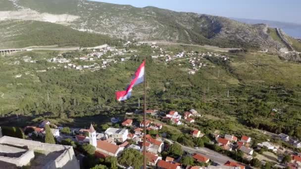 Croatian Flag Flying Pole Klis Fortress Split Croatia Aerial Drone — Stock videók