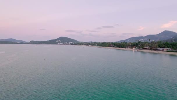 Красочный Drone Sunset Ocean Views Coast Phut Beach Koh Samui — стоковое видео