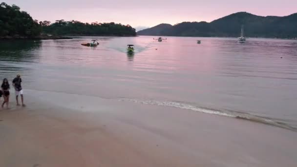 High Speed Aerial Shot Open Sea Showing Boats Speedboats Full — Vídeo de Stock