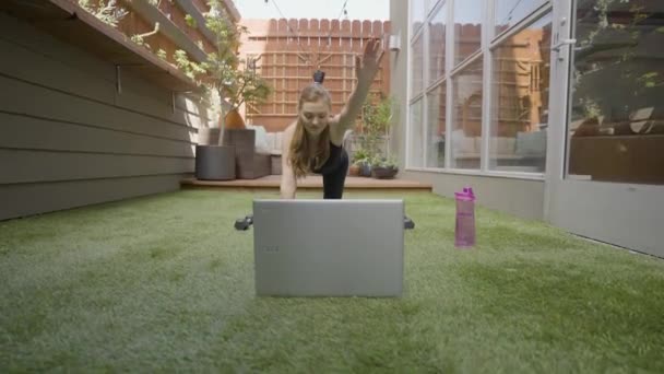 White Woman Doing Work Out Front Her Lap Top While — Video Stock