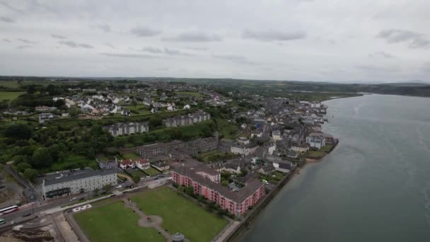 Youghal Παραθαλάσσιο Θέρετρο Πόλη Στην Κομητεία Cork Ιρλανδία Αυξάνεται Drone — Αρχείο Βίντεο