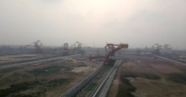 Stacker Reclaimers Paradip Port Odisha India Handling Transporting Iron Ore — Vídeo de stock