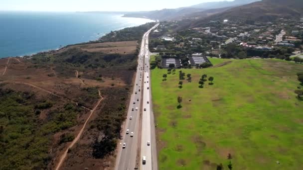 Aerial View Pacific Coast Highway Ocean Malibu California — Stockvideo
