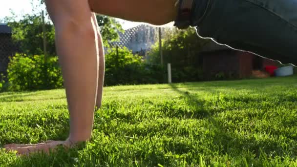 Topless Caucasian Man Doing Push Ups Yard Sunshine Horizon Close — Stok Video