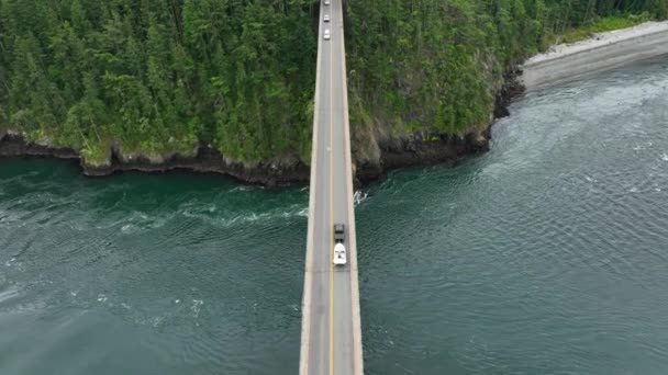 Overhead Aerial View Truck Hauling Boat Deception Pass Whidbey Island — Stockvideo