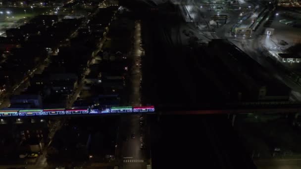 Aerial Drone Shot Metro Train Lit Colorful Neon Lights Chicago — Vídeo de Stock