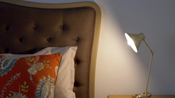 Luxo Lamp Illuminating Bed Pillows Rustic Mediterranean Villa South Pedestal — Wideo stockowe