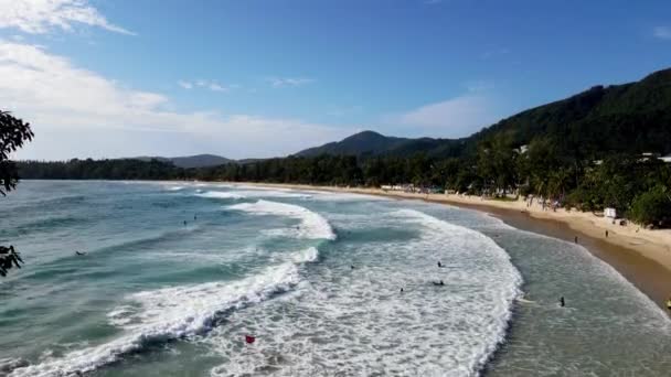 Aerial Drone Rising Kata Beach Reveal Coastline Waves Breaking — Stockvideo