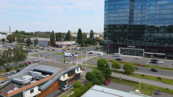 Traffic Passing Office Building Mcdonald Fast Food Restaurant Gdansk Poland — 图库视频影像