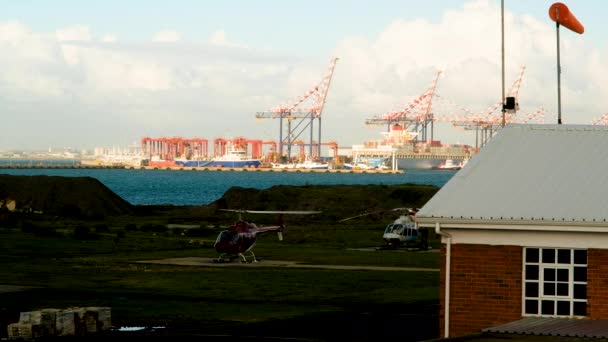 Tourist Sightseeing Helicopter Takes Waterfront Cape Town — Vídeo de Stock