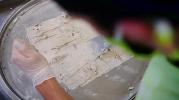 Worker Making Thai Rolled Ice Cream Dessert Order Flattening Ice — Stock videók