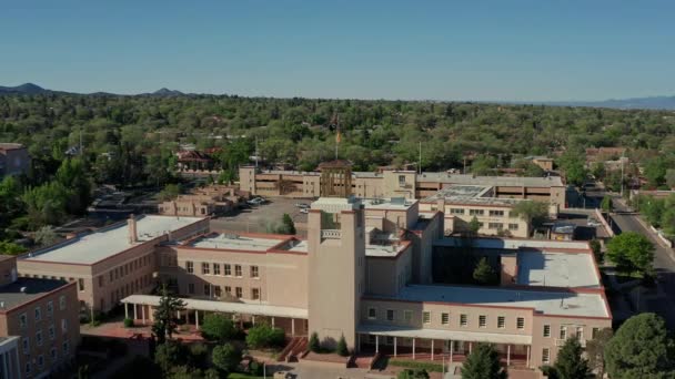 Aerial Santa Administrative Buildings Pueblo Style Architecture — Vídeo de Stock