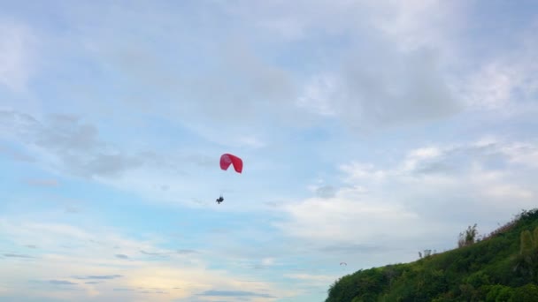 Paragliding Windy Blue Sky Sunset — Vídeo de stock