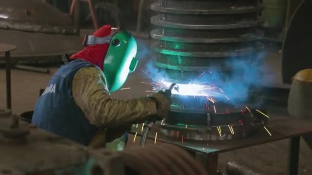 Welding Worker Metal Industry — 图库视频影像