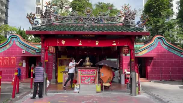 Mensen Bidden Goh Chor Tua Pek Kong Temple Balestier Road — Stockvideo