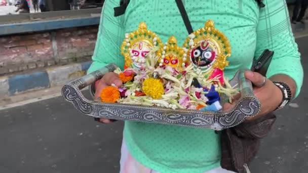 Close Shot Hand Devotees Carrying Deities Hindu God Goddess Jaganath — Stok Video