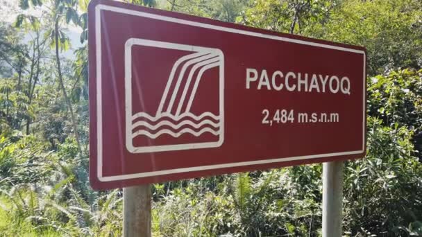 Road Sign Pacchayoq Waterfall Close — Stok video