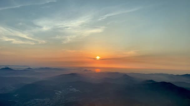 Spectacular Sunset Approaching Airport Bilbao Spain Summer Hazy Evening Pilot — Stock Video