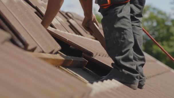 Close Man Removing Tiles Solar Panel Installation Taking Steps Future — Stockvideo