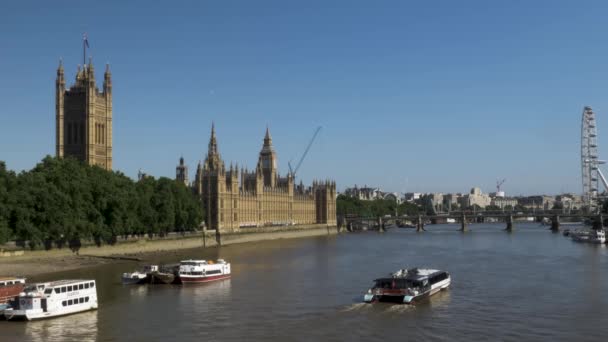 Uber River Boat Going Houses Parliament June 2022 Viewed Lambeth — ストック動画