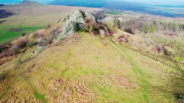 Rocky Mountain Countryside England Aerial Establishing View Houses — Video Stock