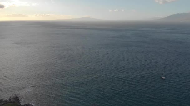 Drone Coast Western Maui Looking Lana Catamaran Water — Vídeo de Stock