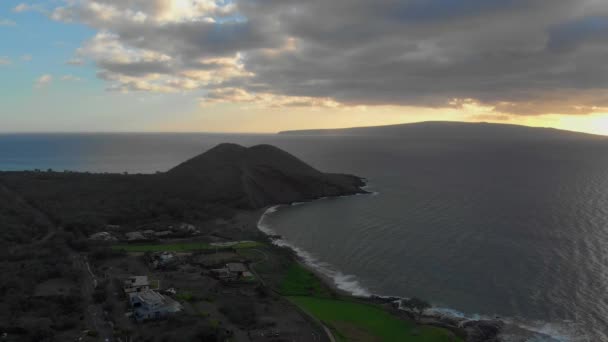 Beautiful Relaxing Drone Shot Maui Looking Kaho Olawe Island Sunset — Stockvideo