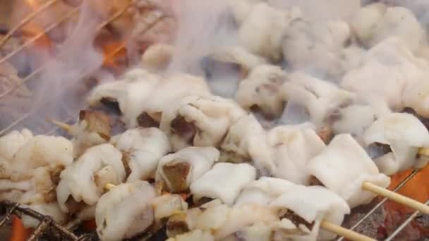 Close Shot Cooking Guts Moroccan Lamb Smoke Comes Out Barbecue — ストック動画