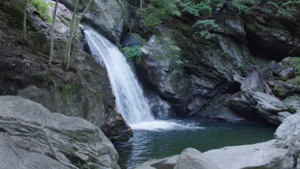 Mountain Brook Waterfall Static — Vídeo de stock