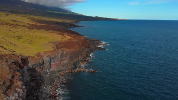 Beautiful Epic Drone Shot Maui Highway Leaving Hana Rugged Coast — Video Stock