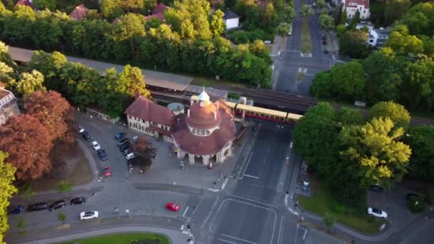 Yellow Bahn Station Bridge Beautiful Aerial View Pursuit Flight Drone — Vídeo de Stock