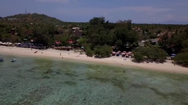 Beach Umbrellas Sunbeds Small Boats Stunning Aerial View Flight Pan — Video Stock