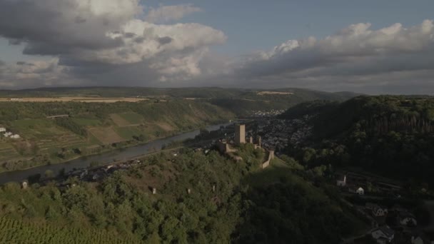 Flight Mountain Niederburg Castle Revealing City Kobern Bottom River Sunset — ストック動画