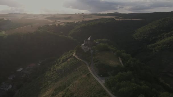 Drone Revealing Oberburg Castle Top Mountain Late Sunset Sun Shining — Vídeo de Stock