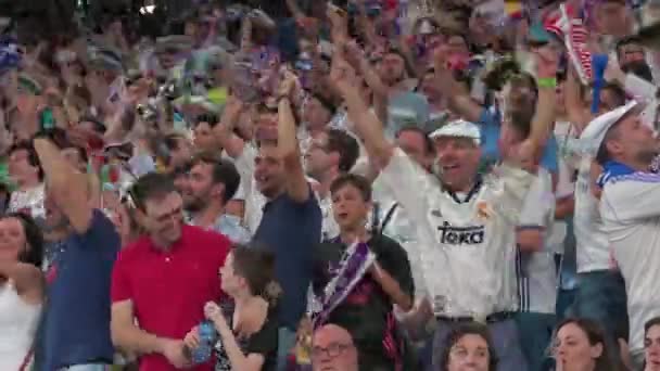Real Madrid Fans Celebrate Great Passion Victory 2022 Uefa Champions — Vídeo de Stock