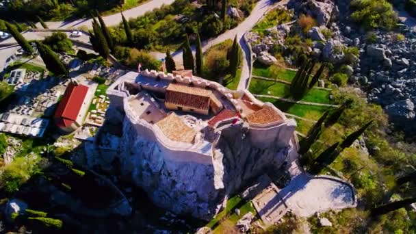 Cinematic Aerial Shot Sokol Fortress Sokol Grad Dalmatia Region Croatian — Stockvideo