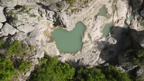 Rotary Motion Drone Headshot Albanian Canyon Syri Ciklopit Albanian Nature — Vídeo de Stock