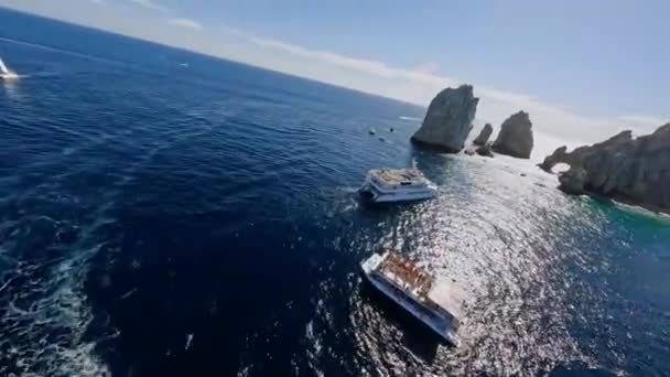 Fpv Drone Shot Party Yachts Coast Sunny Cabo San Lucas — Wideo stockowe