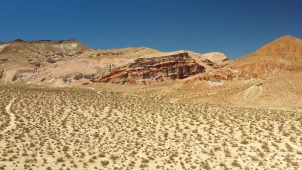 Amazing Geological Sandstone Formations Mojave Desert Created Erosion Aerial Flyover — Stockvideo