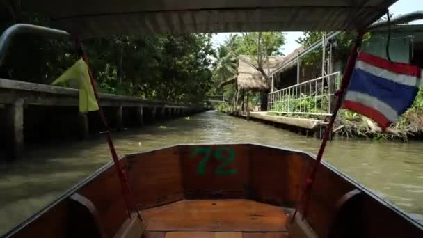 Traveling Boat Narrow Canal Tropical Thailand — стокове відео