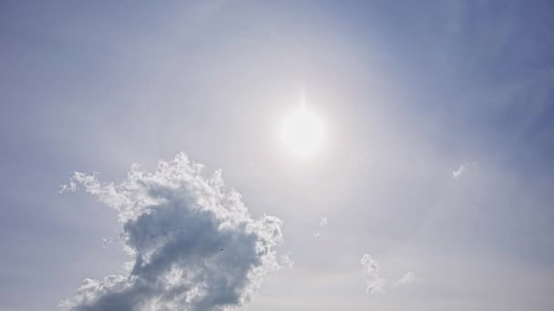 Sun Halo Visible Cirrus Clouds Form Sky Hot Sunny Atmosphere — Video Stock