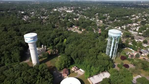 High Angle View Water Towers Suburban Neighborhood Long Island Sunny — Stockvideo